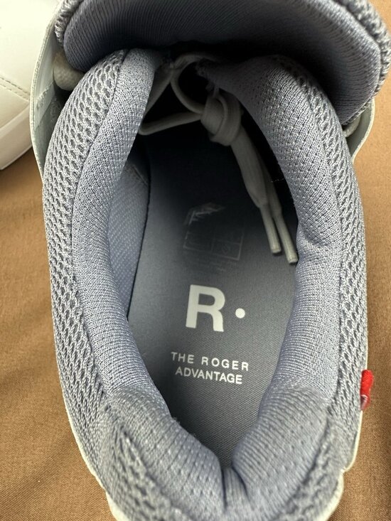 On Running THE ROGER Advantage Sneakers White Gray Grey Men\'s Shoes Size 8.5 M